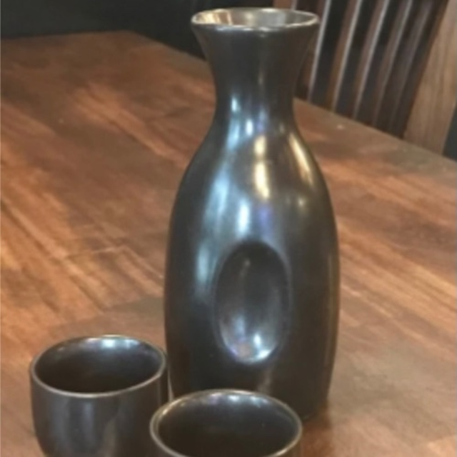 Hot Sake 따뜻한사케.